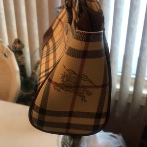 Burberry’s bag